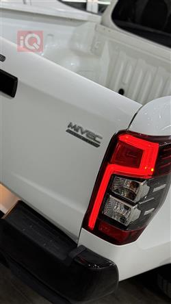 میتسوبیشی L200